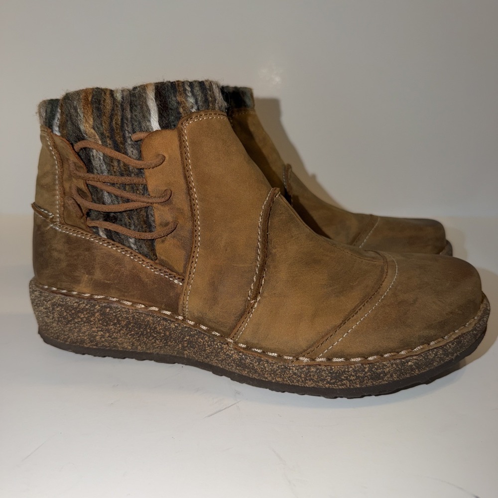 Aetrex Tessa Short Sweater Ankle Boots Women's Size 7.5 Brown Leather Boho